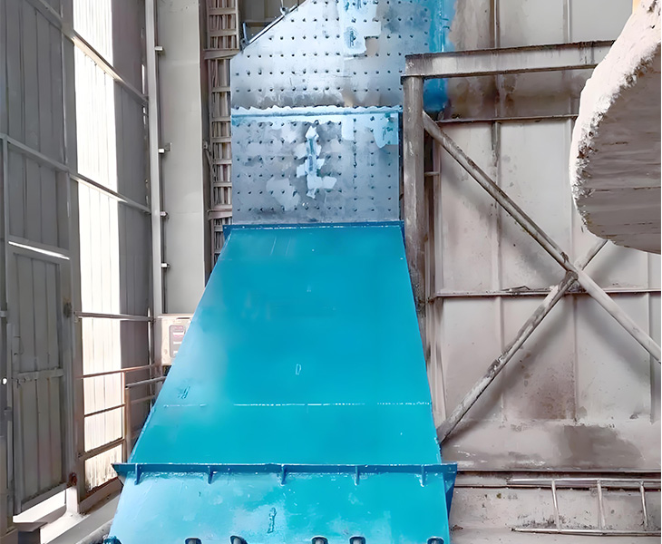 The cement loading and unloading chute is a fully enclosed, dust-proof conveying system