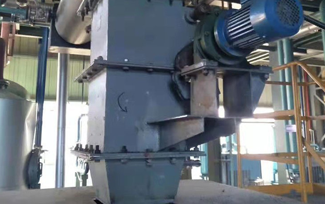 Double flap valve VS Rotary valve