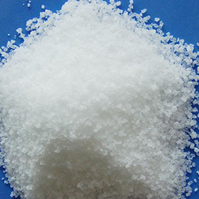 Double flap valve for NaOH powder