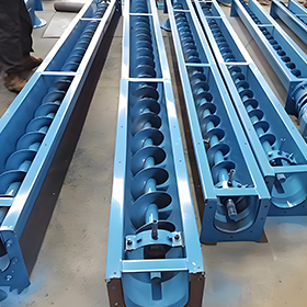 U-shaped screw conveyors are widely used in the chemical and food processing industries.