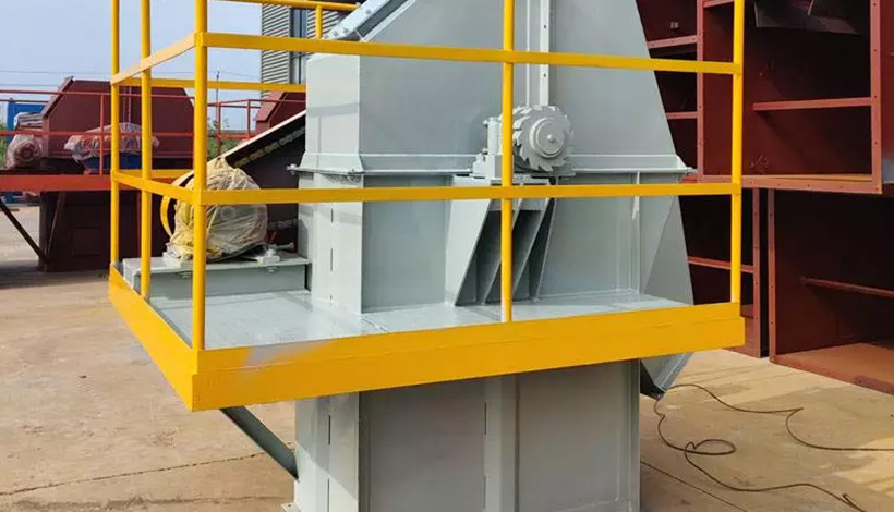 The NE Series bucket elevator is a highly efficient, heavy-duty vertical conveying system designed for continuous lifting of bulk materials in industries such as cement, mining, chemical and power plants.