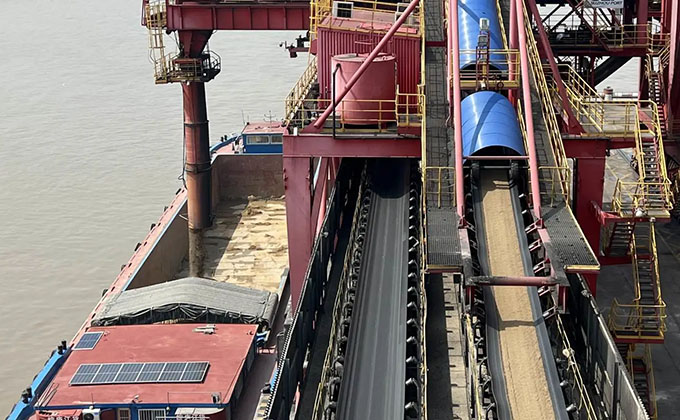 Port Terminal Ship Loading System