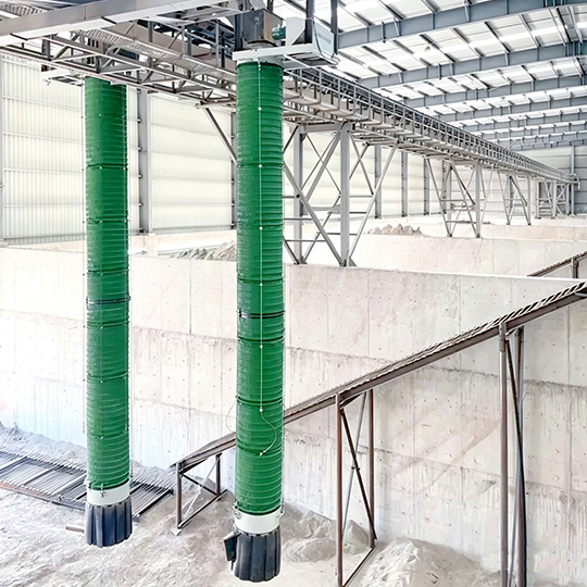 Telescopic loading spout