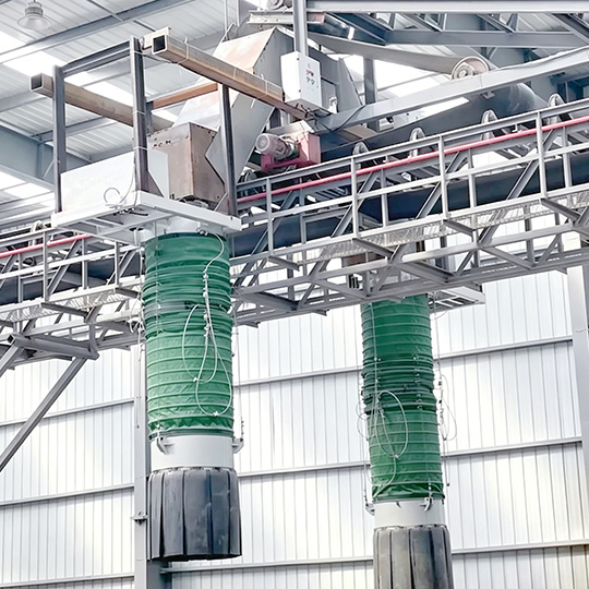 Telescopic loading spouts