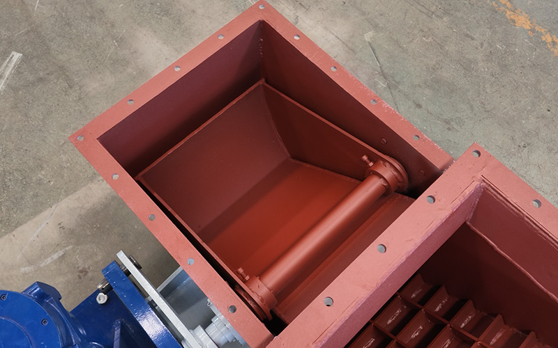 Working Principle of Clamshell Gate
